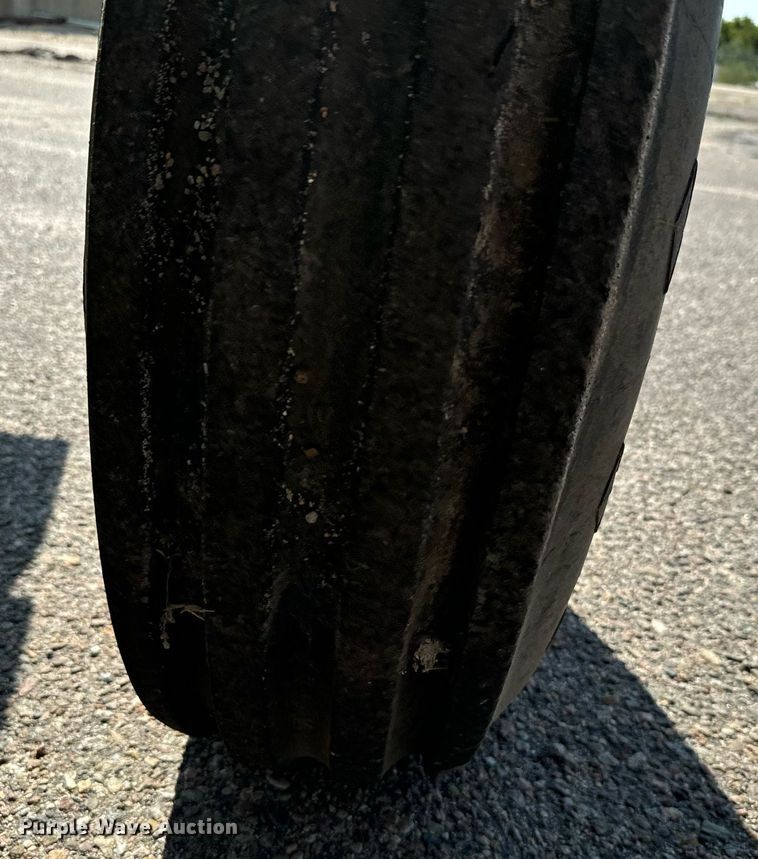 image for item DL0432 2004 John Deere 6415 tractor