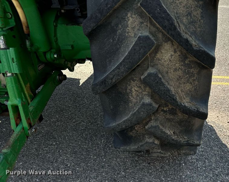 image for item DL0432 2004 John Deere 6415 tractor