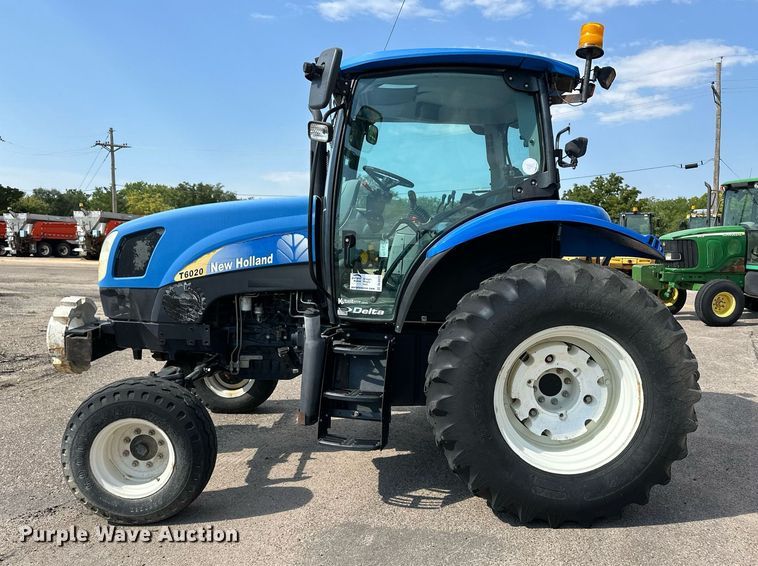 image for item DL0433 2009 New Holland T6020 tractor