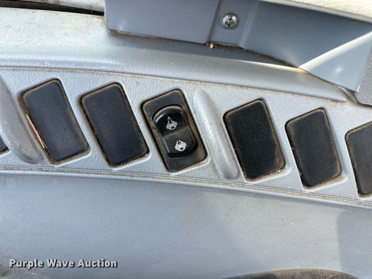 image for item DL0433 2009 New Holland T6020 tractor