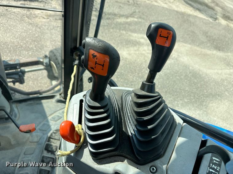 image for item DL0433 2009 New Holland T6020 tractor