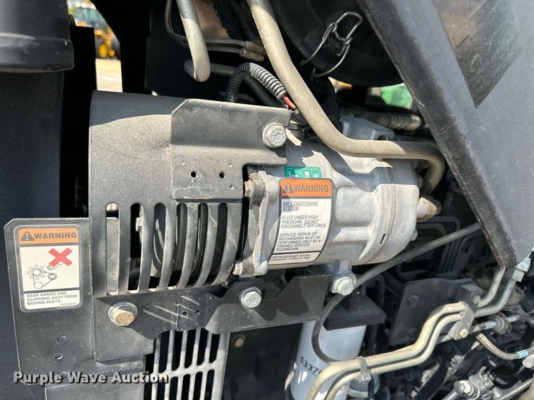 image for item DL0433 2009 New Holland T6020 tractor