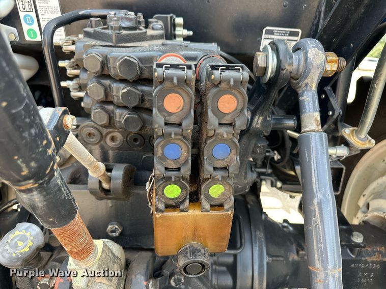 image for item DL0433 2009 New Holland T6020 tractor