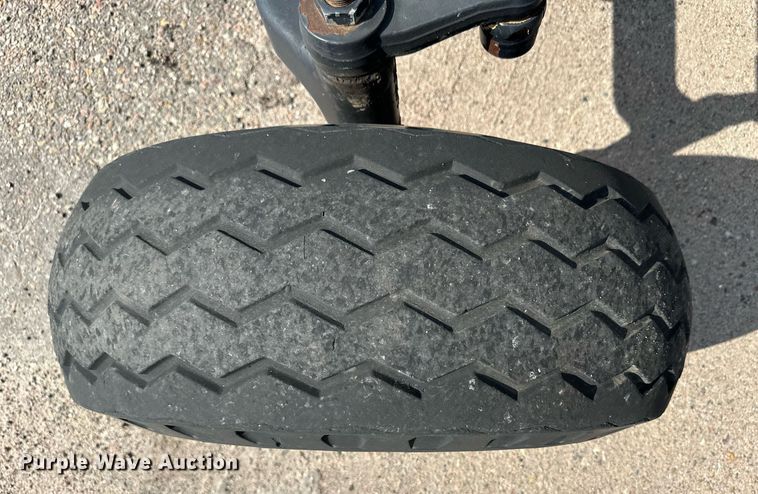 image for item DL0433 2009 New Holland T6020 tractor