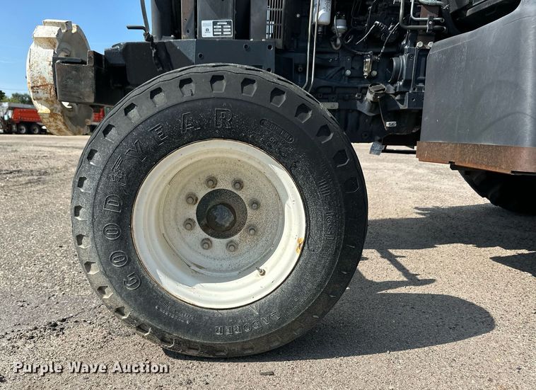 image for item DL0433 2009 New Holland T6020 tractor