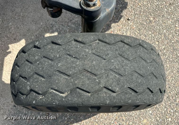 image for item DL0433 2009 New Holland T6020 tractor