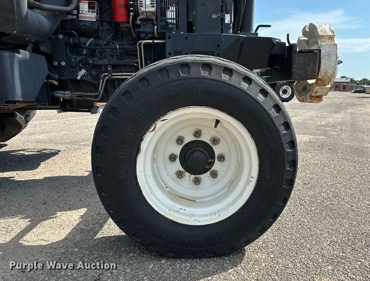 image for item DL0433 2009 New Holland T6020 tractor