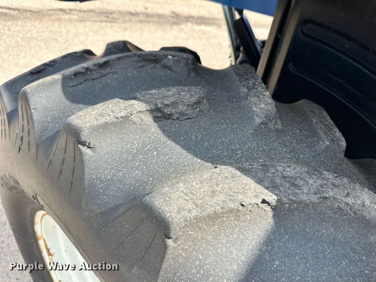 image for item DL0433 2009 New Holland T6020 tractor