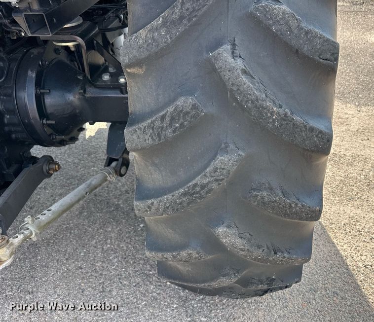 image for item DL0433 2009 New Holland T6020 tractor