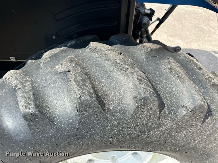 image for item DL0433 2009 New Holland T6020 tractor