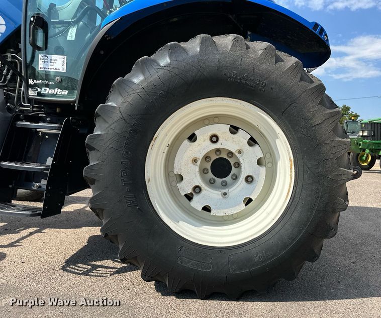 image for item DL0433 2009 New Holland T6020 tractor