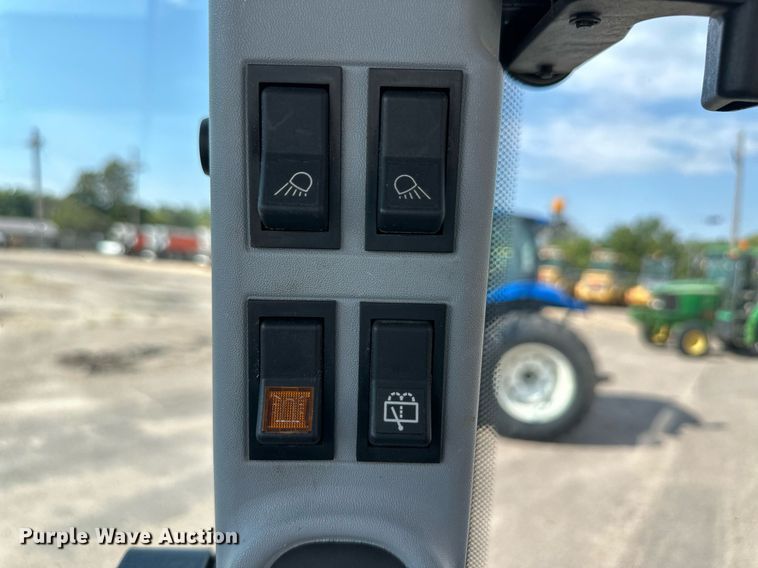 image for item DL0434 2011 New Holland T5070 MFWD tractor