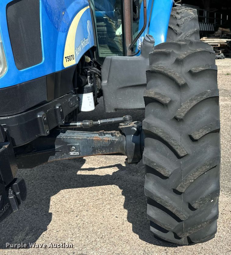image for item DL0434 2011 New Holland T5070 MFWD tractor