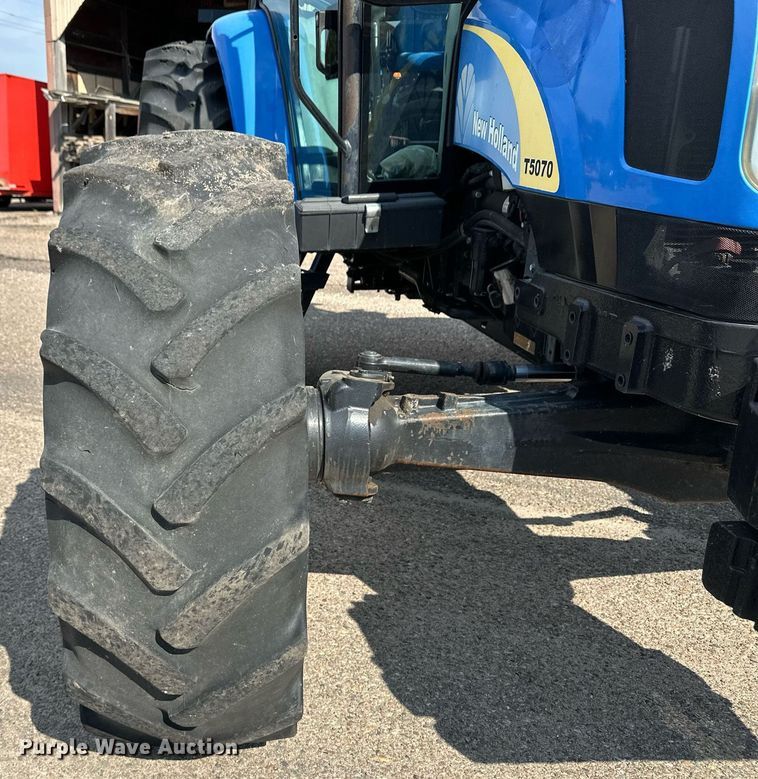 image for item DL0434 2011 New Holland T5070 MFWD tractor