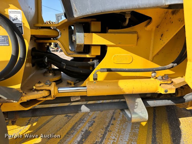 image for item DL0436 2009 John Deere 244J wheel loader