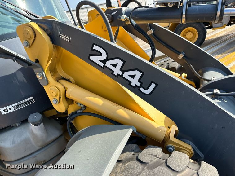 image for item DL0436 2009 John Deere 244J wheel loader