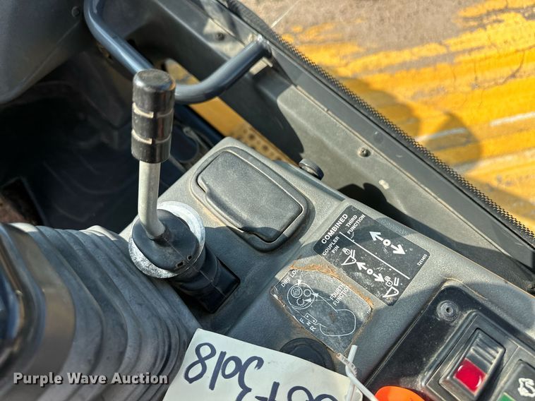 image for item DL0436 2009 John Deere 244J wheel loader