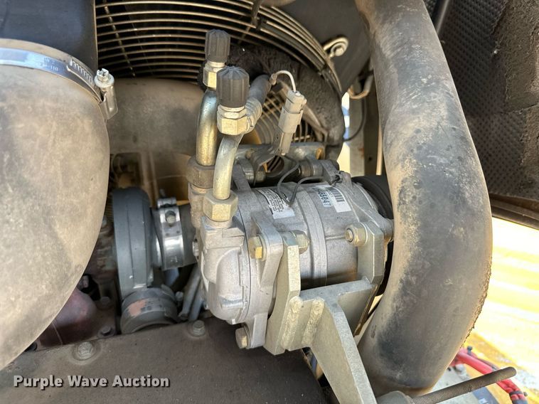 image for item DL0436 2009 John Deere 244J wheel loader