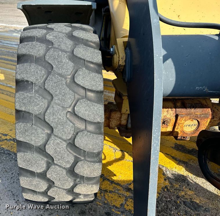 image for item DL0436 2009 John Deere 244J wheel loader