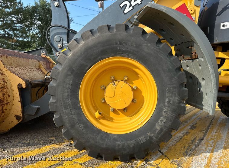 image for item DL0436 2009 John Deere 244J wheel loader