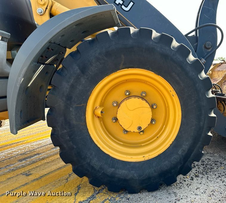 image for item DL0436 2009 John Deere 244J wheel loader