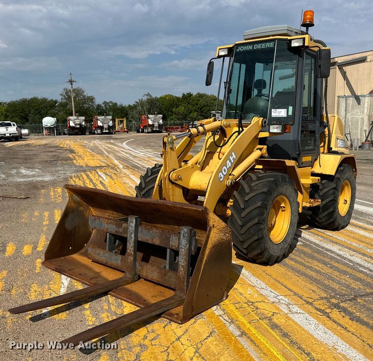 image for item DL0437 2003 John Deere 304H wheel loader