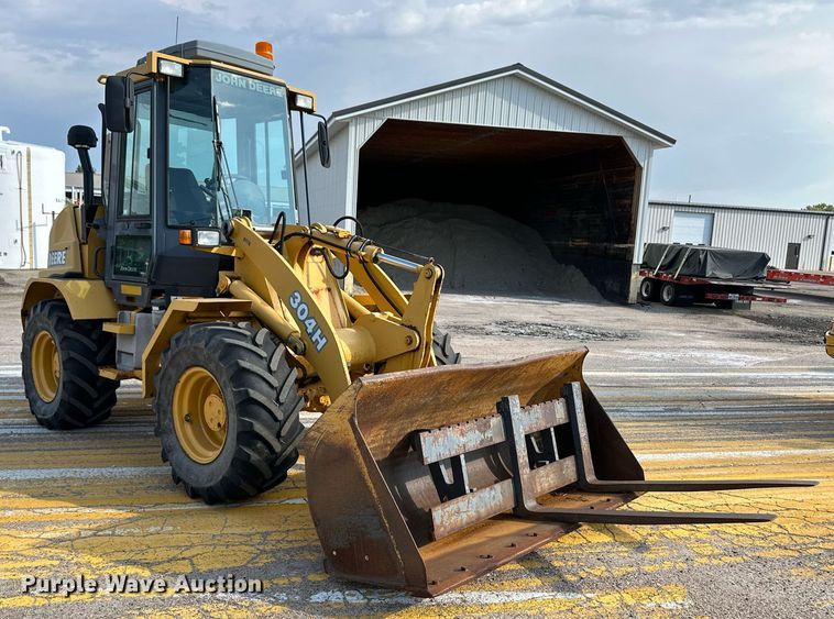 image for item DL0437 2003 John Deere 304H wheel loader