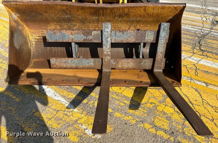 image for item DL0437 2003 John Deere 304H wheel loader