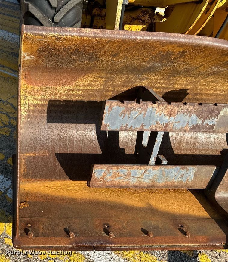 image for item DL0437 2003 John Deere 304H wheel loader