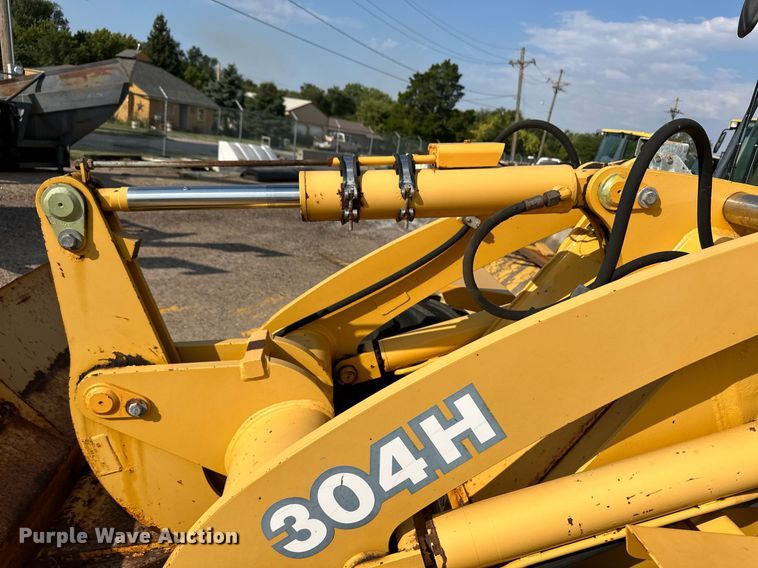 image for item DL0437 2003 John Deere 304H wheel loader