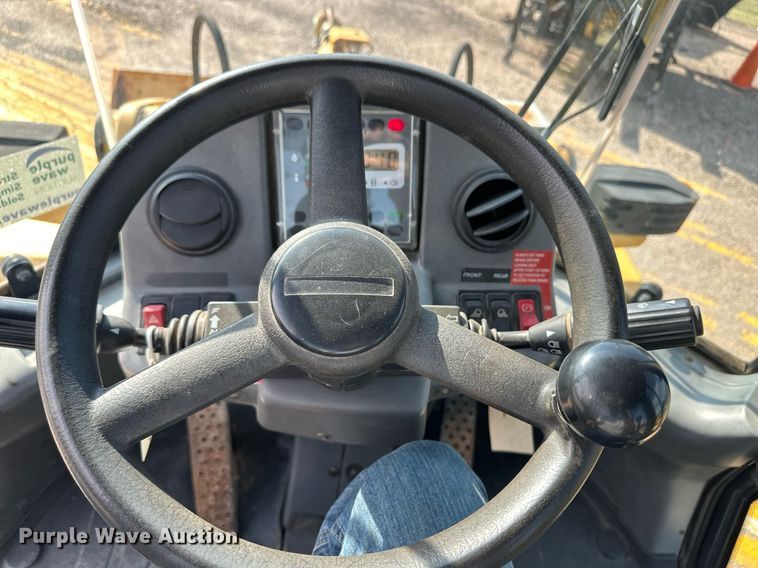 image for item DL0437 2003 John Deere 304H wheel loader