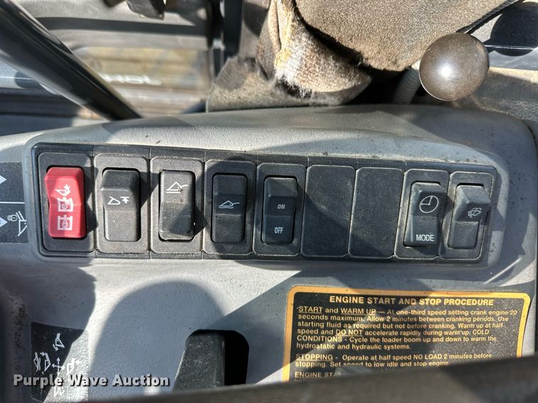 image for item DL0437 2003 John Deere 304H wheel loader