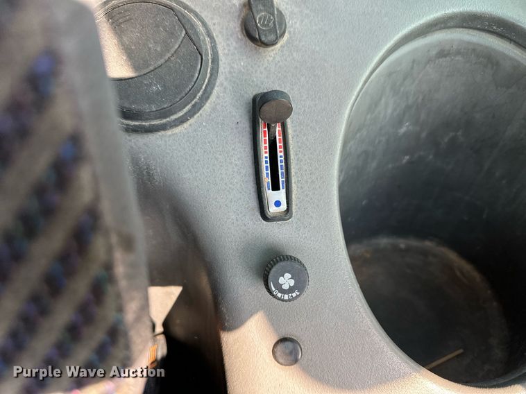 image for item DL0437 2003 John Deere 304H wheel loader