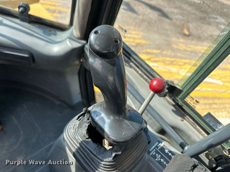 image for item DL0437 2003 John Deere 304H wheel loader