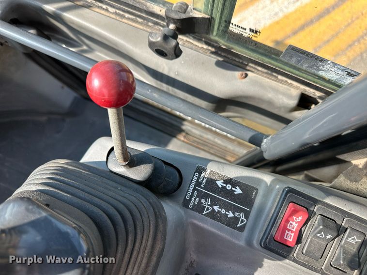 image for item DL0437 2003 John Deere 304H wheel loader