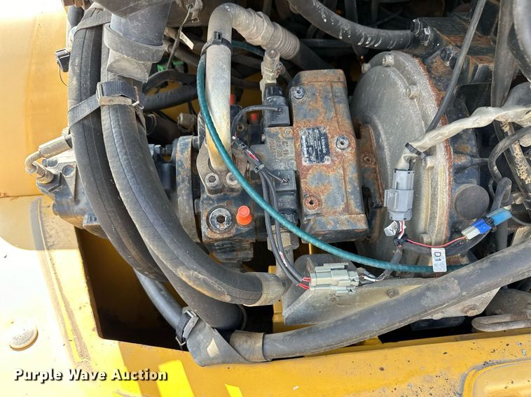 image for item DL0437 2003 John Deere 304H wheel loader