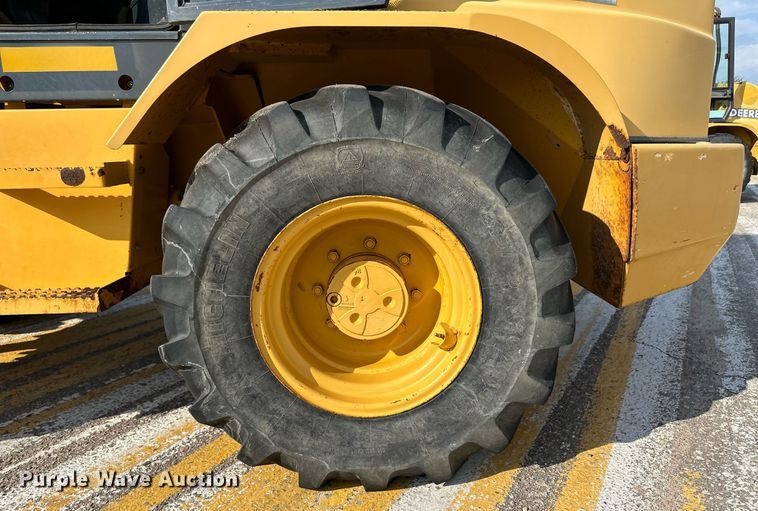 image for item DL0437 2003 John Deere 304H wheel loader