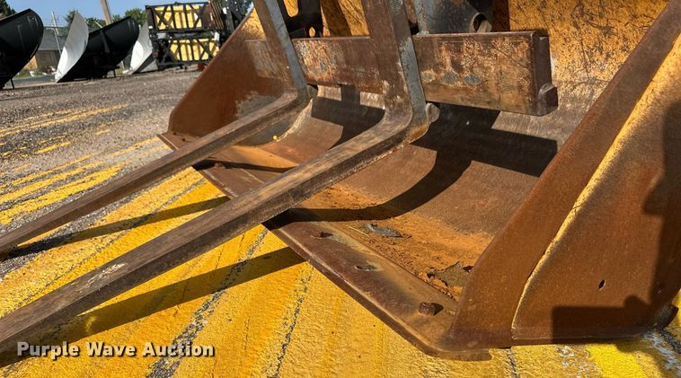 image for item DL0438 2003 John Deere 304H wheel loader