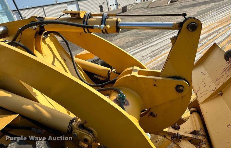 image for item DL0438 2003 John Deere 304H wheel loader