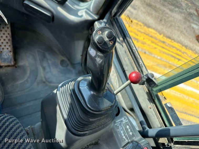 image for item DL0438 2003 John Deere 304H wheel loader