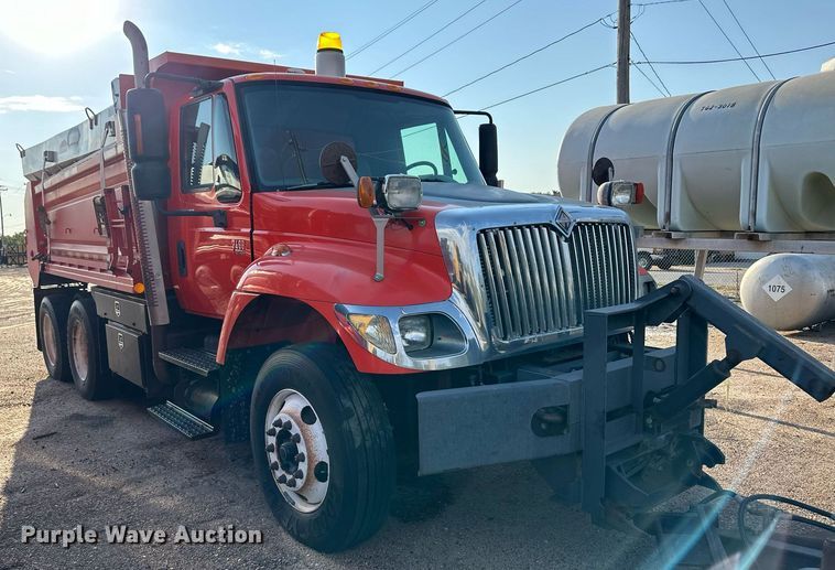 image for item DL0440 2005 International 7400 dump truck