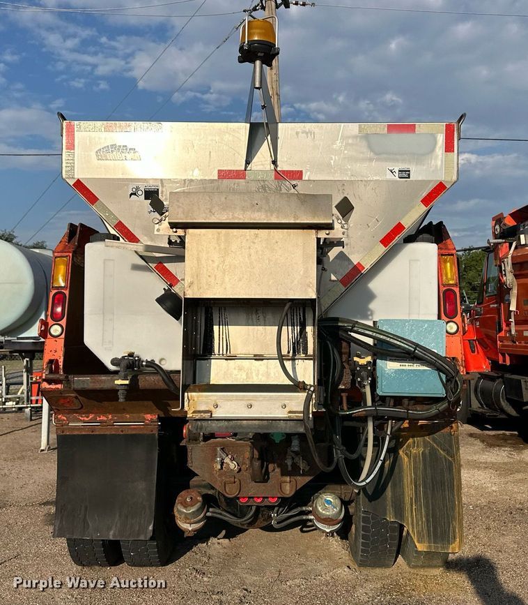 image for item DL0440 2005 International 7400 dump truck