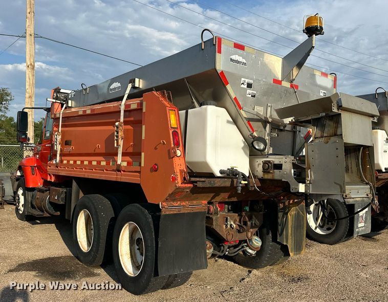 image for item DL0440 2005 International 7400 dump truck