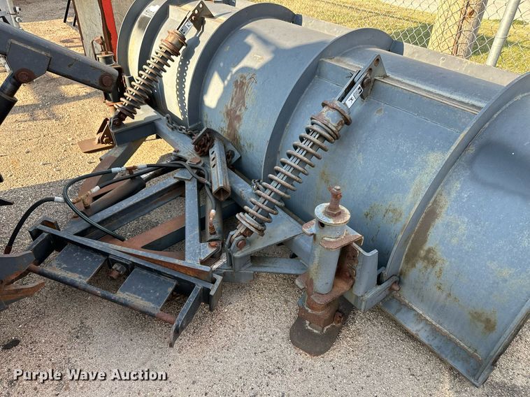 image for item DL0440 2005 International 7400 dump truck