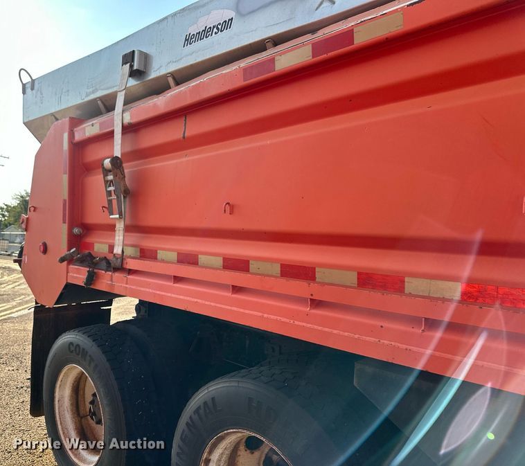 image for item DL0440 2005 International 7400 dump truck