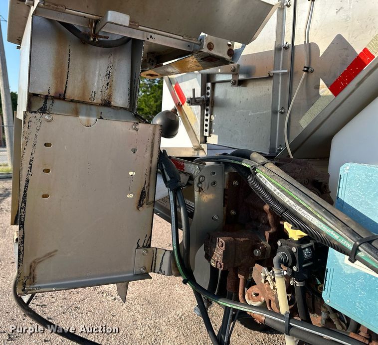 image for item DL0440 2005 International 7400 dump truck