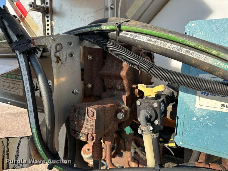 image for item DL0440 2005 International 7400 dump truck