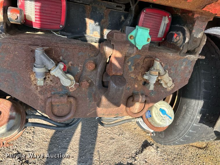 image for item DL0440 2005 International 7400 dump truck