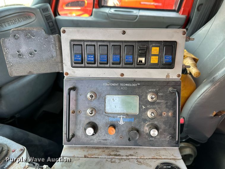 image for item DL0440 2005 International 7400 dump truck