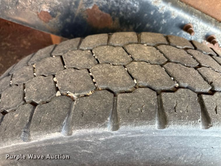 image for item DL0440 2005 International 7400 dump truck